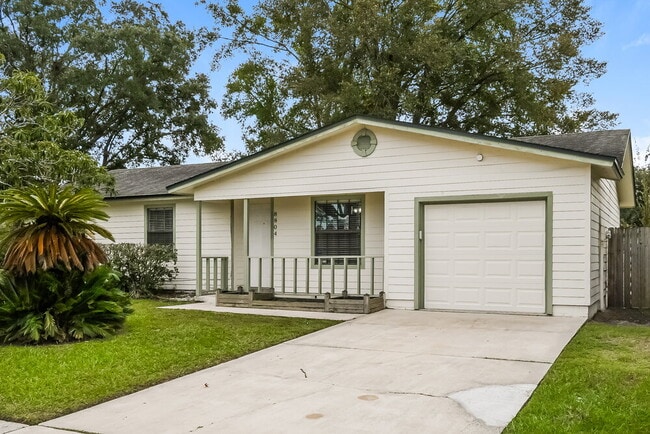 Building Photo - 8804 Falcon Trace Dr S