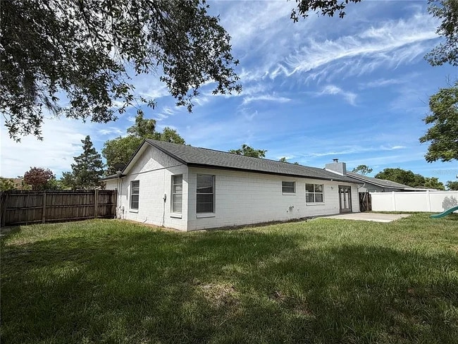 Building Photo - 9923 Castleton St