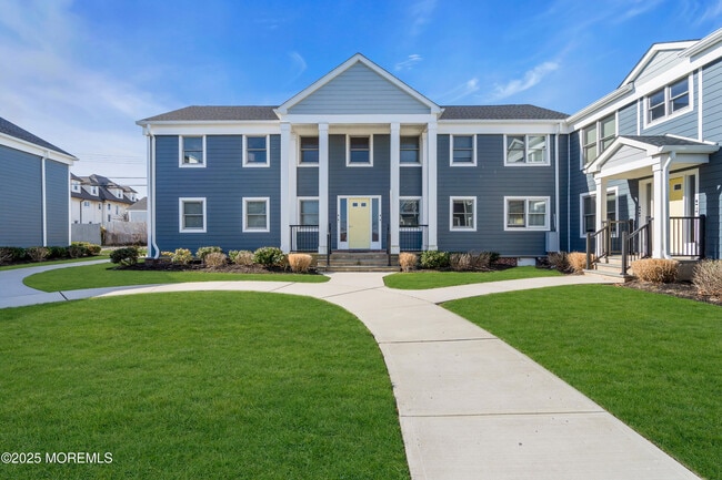 Building Photo - 306 Deal Lake Dr
