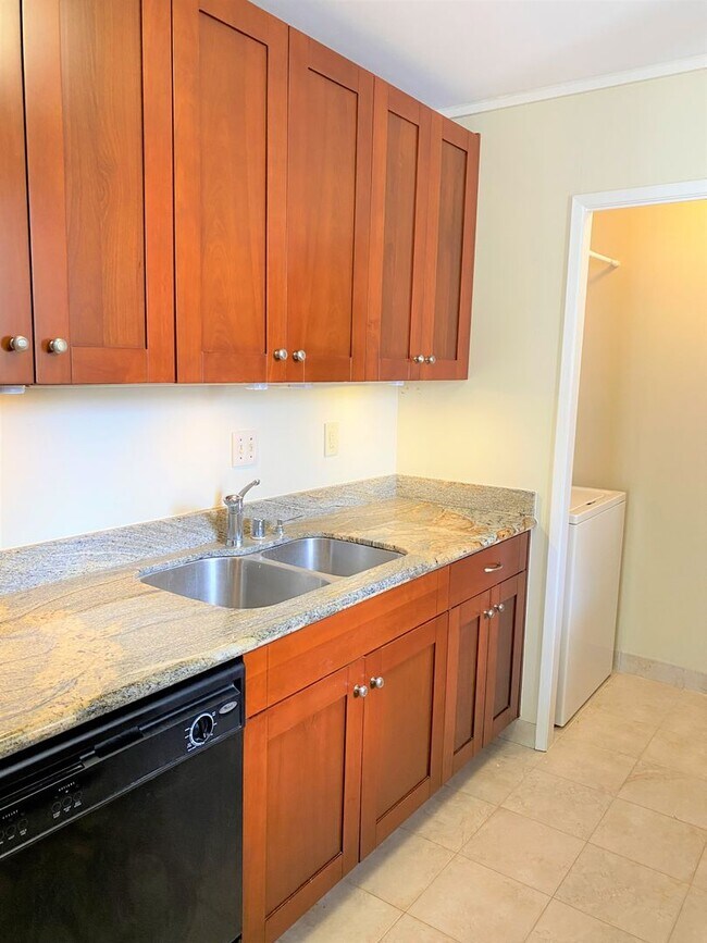 Foto del edificio - Rarely Available Haleloa II - 3/2/2