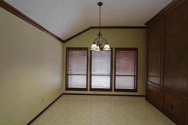 Building Photo - 16435 Dunmoor Dr