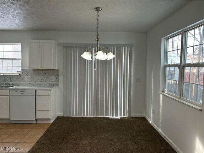 Foto del edificio - 3164 E 130th St