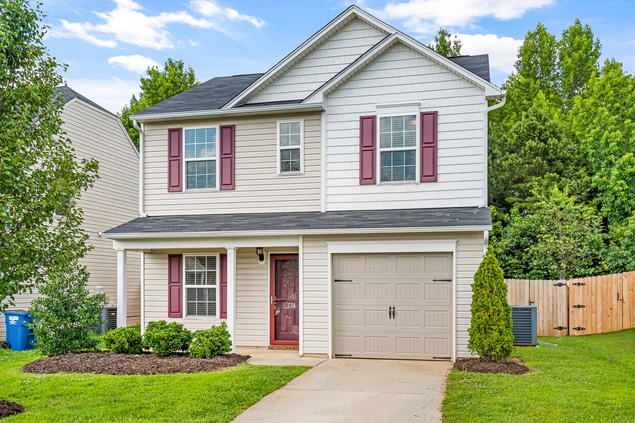Primary Photo - 774 Cairn Cir