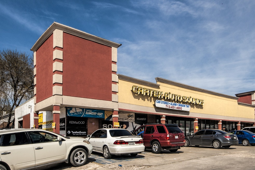 Is Riviera East a Good Place To Live in Houston? Neighborhood Guide