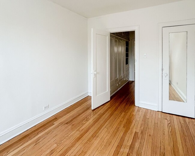 Foto del edificio - 4506 N Ashland Ave