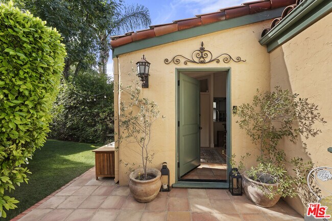 Foto del edificio - 7445 Palo Vista Dr