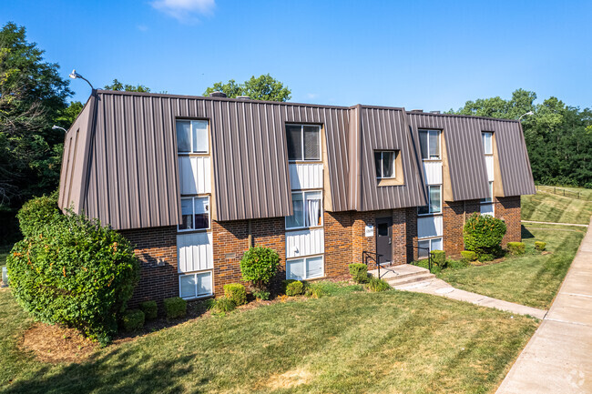 Building Photo - Blue Ridge Manor