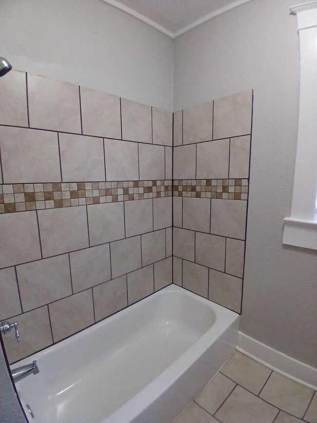 Foto del edificio - Newly Renovated 1BR/1BA Duplex near U of M