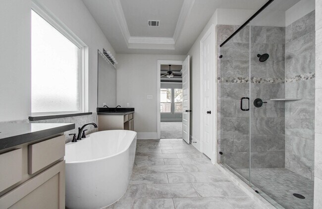 Building Photo - 15108 Botanical Garden Dr