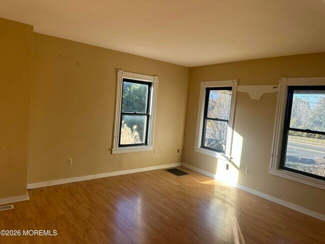 Foto del edificio - 202 Monmouth Blvd