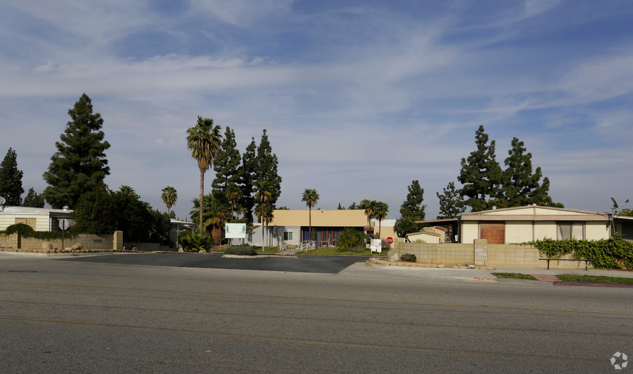 Primary Photo - Sierra Pines