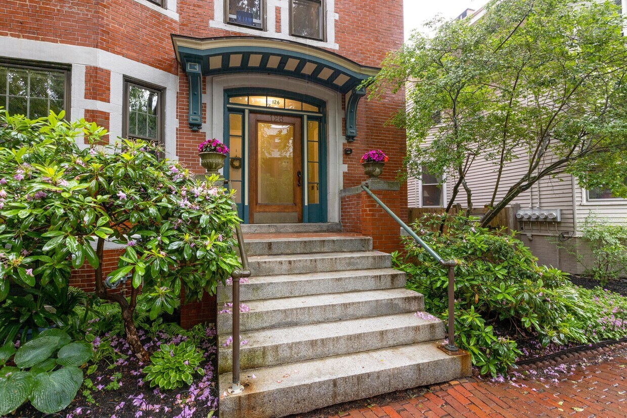 Primary Photo - 126 Neal St