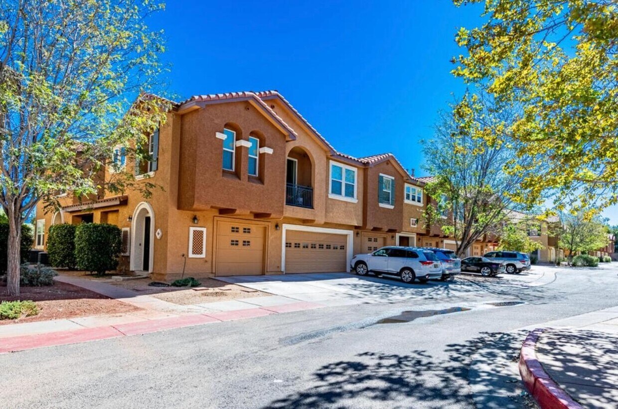 Foto del edificio - 601 Menaul Blvd NW