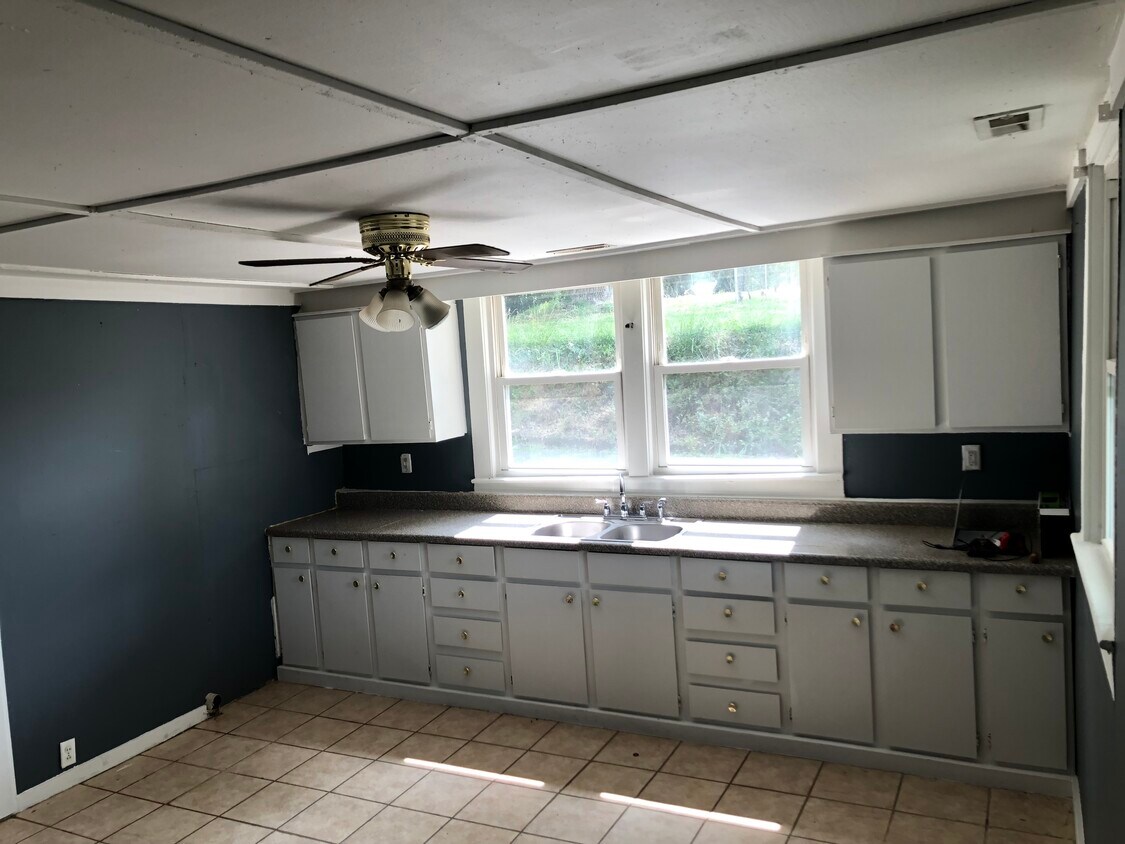 808 Grace St, Kings Mountain, NC 28086 House for Rent in Kings