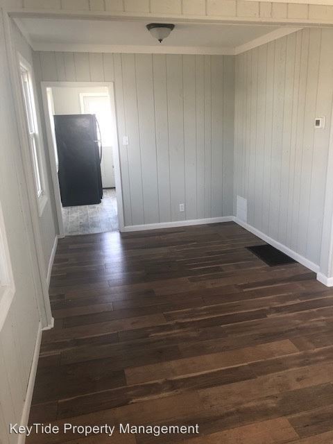 Building Photo - 3 br, 1 bath House - 406 Leach St