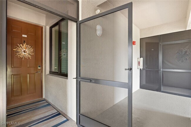 Foto del edificio - 9826 Giaveno Cir