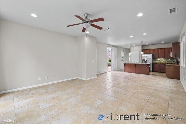 Foto del edificio - 3 br, 2.5 bath House - 138 W Viola St, Tra...