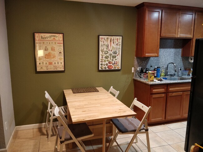 Building Photo - 275 Tradewinds Dr