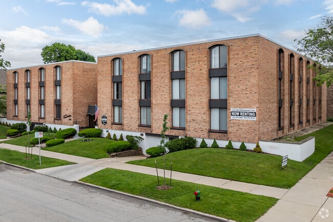 Building Photo - Candlelite Apartments