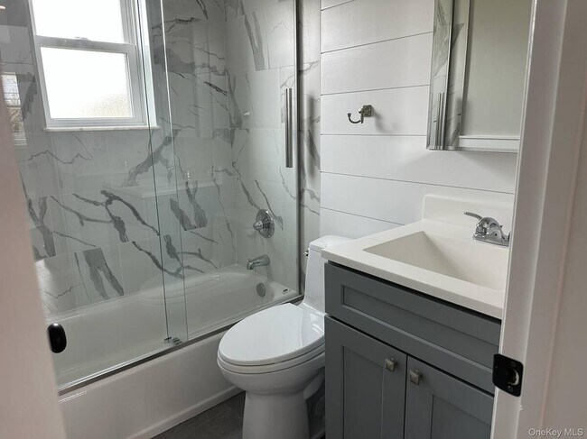 Foto del edificio - 99 N Railroad Ave