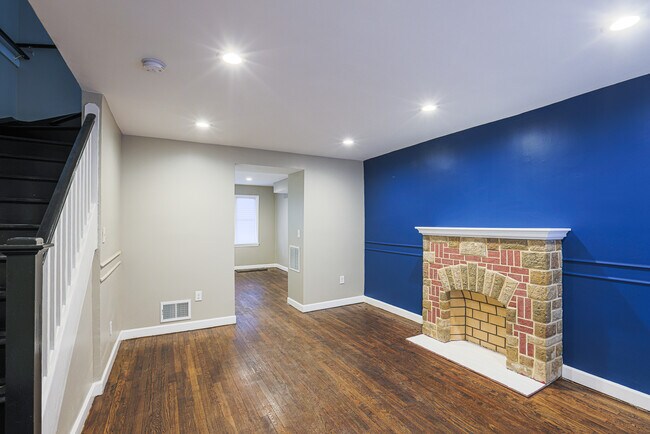 Foto del edificio - 2454 Terra Firma Rd