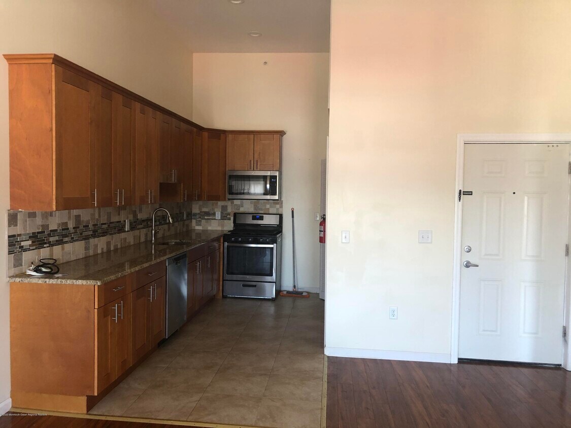 2628 W Front St, Keyport, NJ 07735 Room for Rent in Keyport, NJ