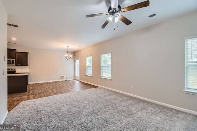 Foto del edificio - 281 Magnaview Dr