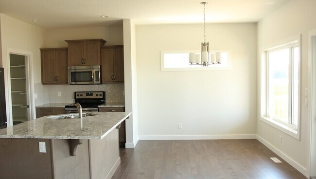 Building Photo - 3 Bed 3 Bath Unit in Olds, AB