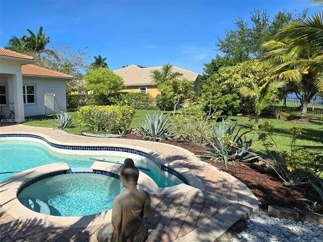 Foto del edificio - 15066 SW 39th St