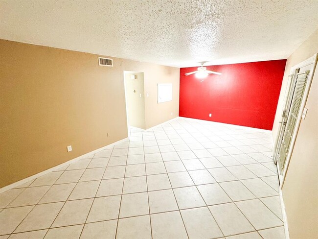 Building Photo - 12633 Memorial Dr