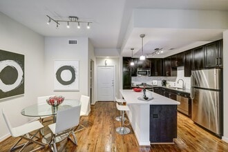 Building Photo - 2900 West Dallas