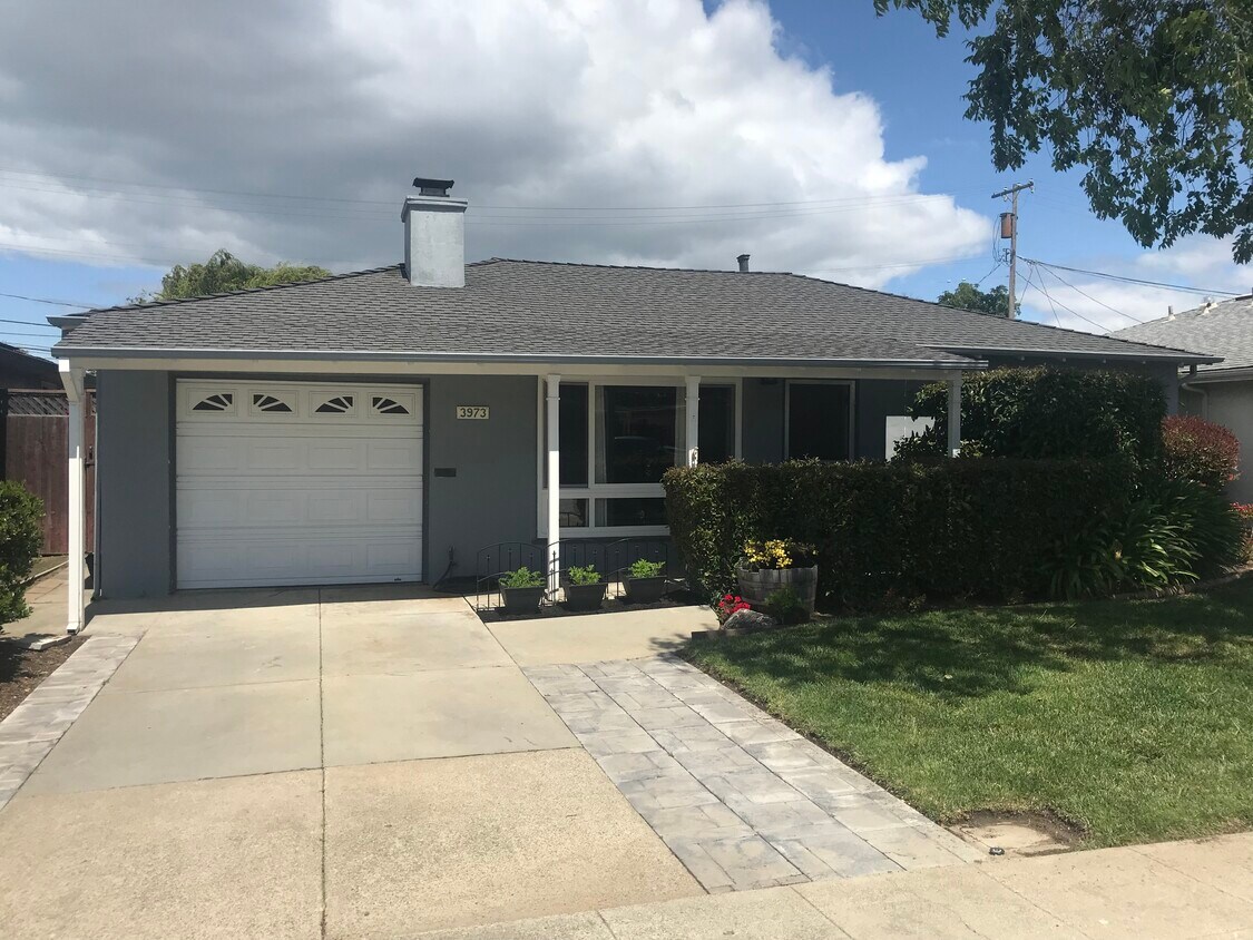 Lovely home on quiet street with considerate neighbors - 3973 ONeill Drive