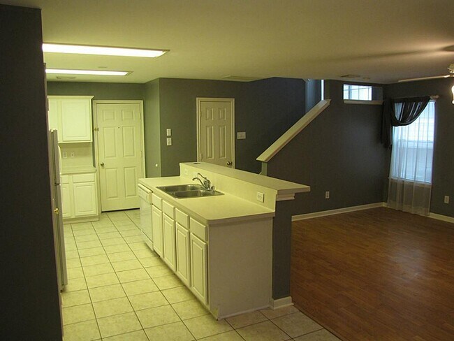 Building Photo - 238 S Walden Elms Cir
