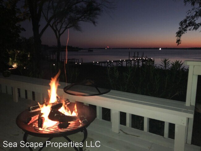 Foto del edificio - 3 br, 2.5 bath House - 7836 River Rd.