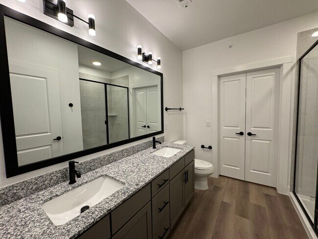 Foto del edificio - 15456 Double Eagle Blvd