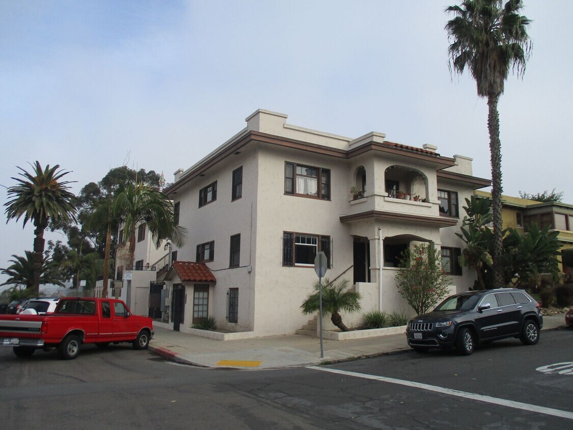 Primary Photo - Charming 1 bed/1 bath unit in Golden Hills