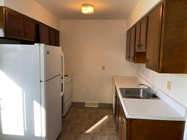 Foto del edificio - 4165 W Ridge Rd