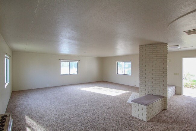 Building Photo - MOVE IN SPECIALL!!! $500 OFF FIRST MONTH"S...