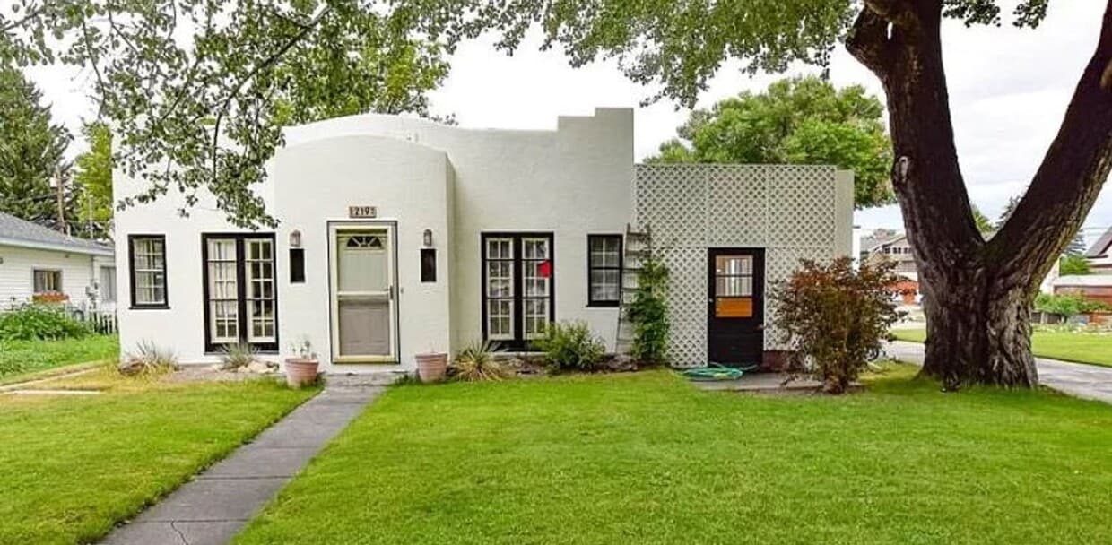 Foto principal - Charming 4 bedroom home Accross from city ...