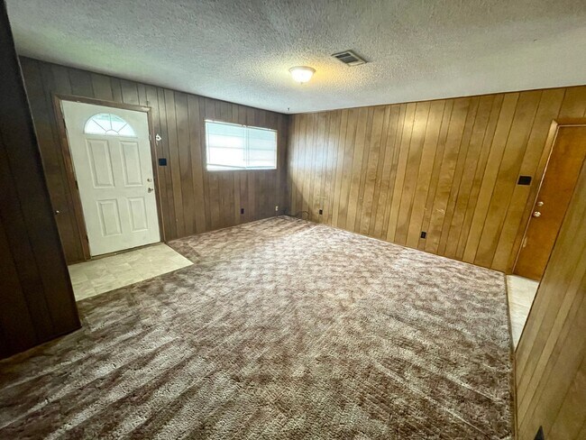 Building Photo - 2947 Ruby Dr