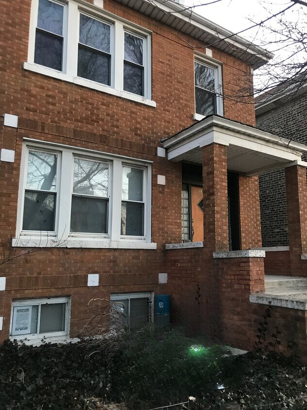 1327 W 31st St Unit B, Chicago, IL 60608 Room for Rent in Chicago, IL