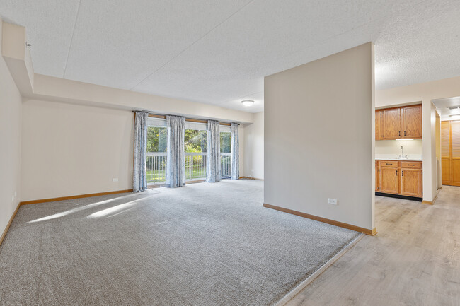 Building Photo - 1028 Ashley Ct N
