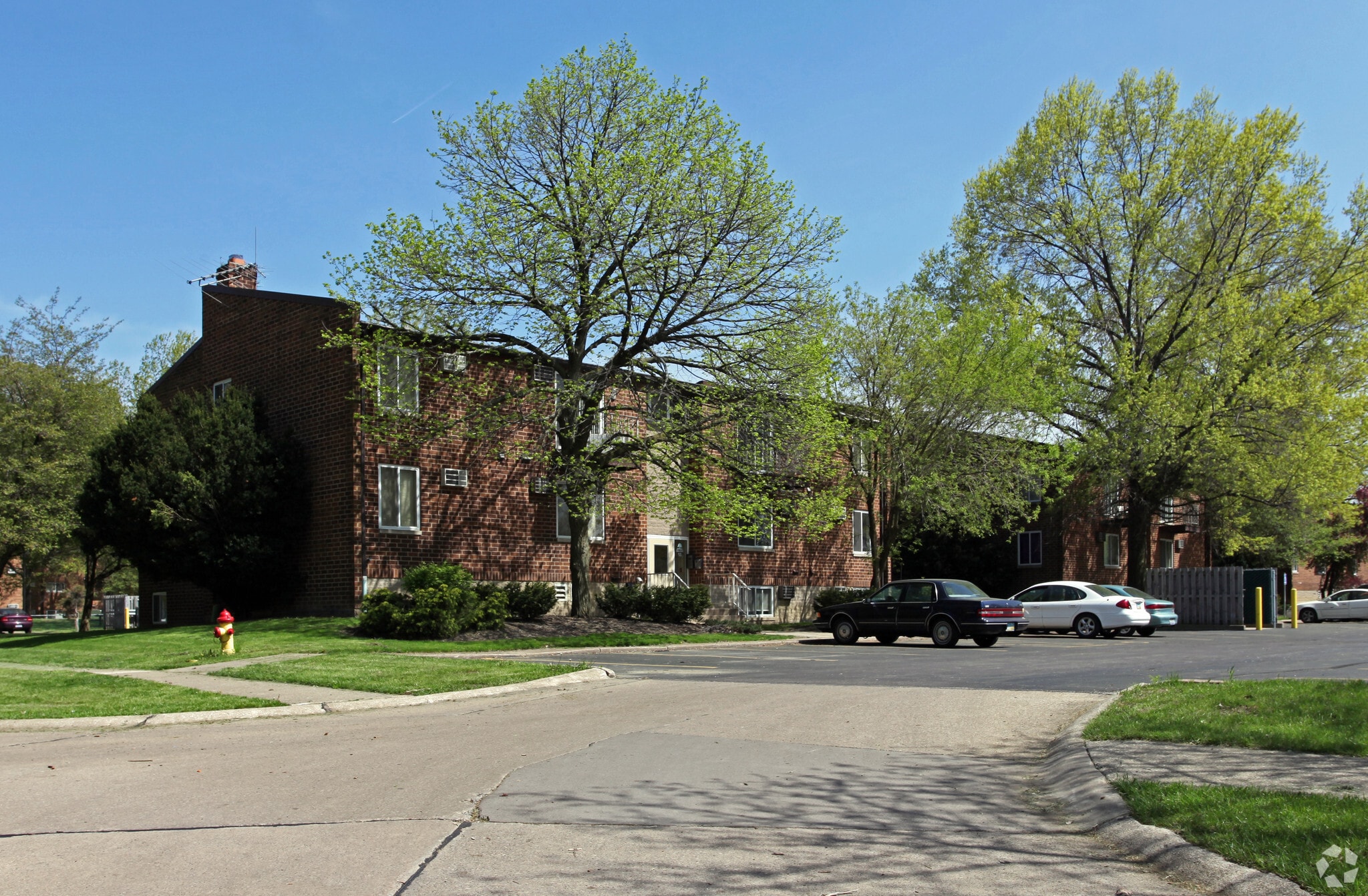 Oak Hill Village Apartments – photo 3