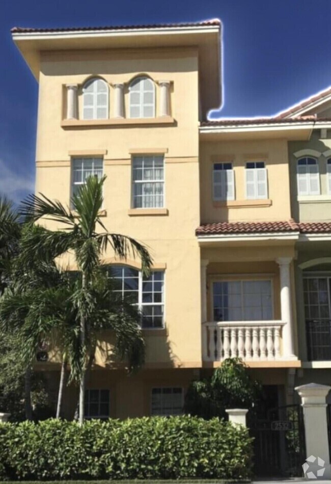 San Matera Apartments for Rent with Hardwood Floors Palm Beach