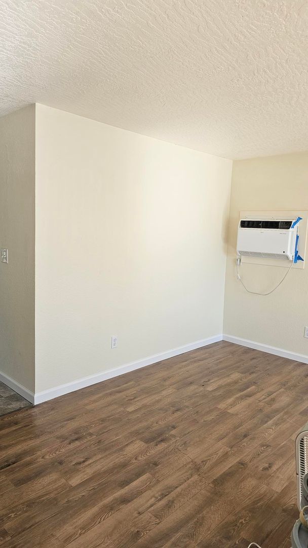 Building Photo - Iowa Triplex