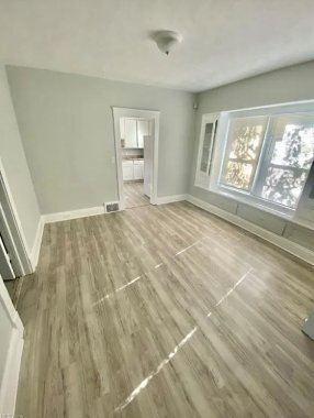 Foto del edificio - 2231 W 105th St