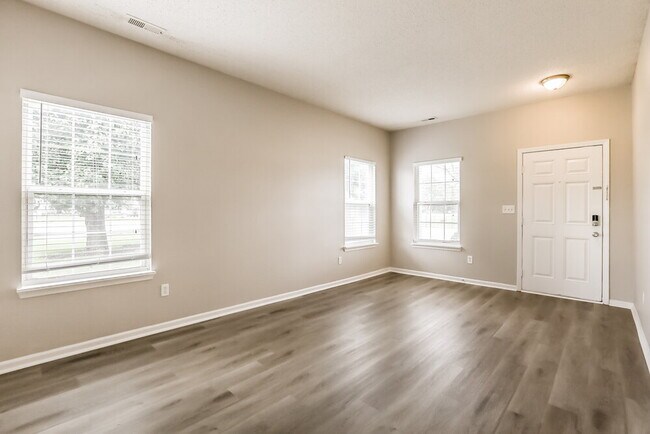 Foto del edificio - 8010 Whitaker Valley Blvd