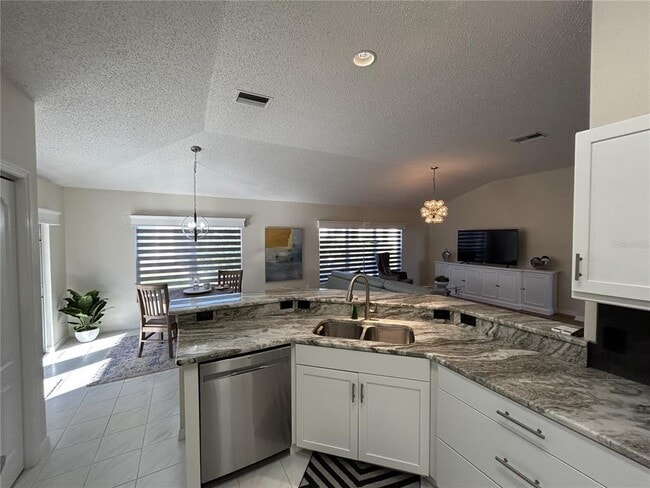 Building Photo - 3057 St Thomas Ln