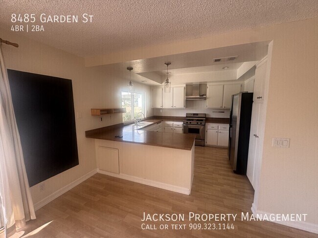 Foto del edificio - 8485 Garden St