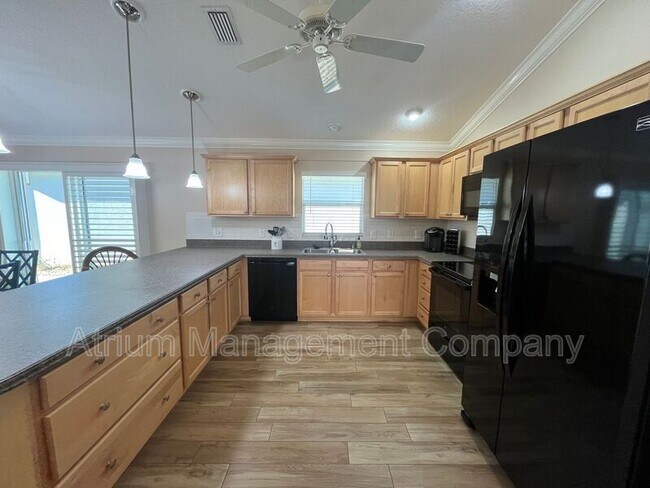 Foto del edificio - 724 Yager Ln